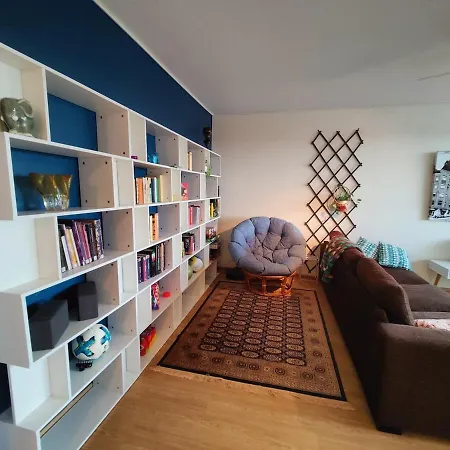 Spacious Penthouse With A View & Character Huoneisto *