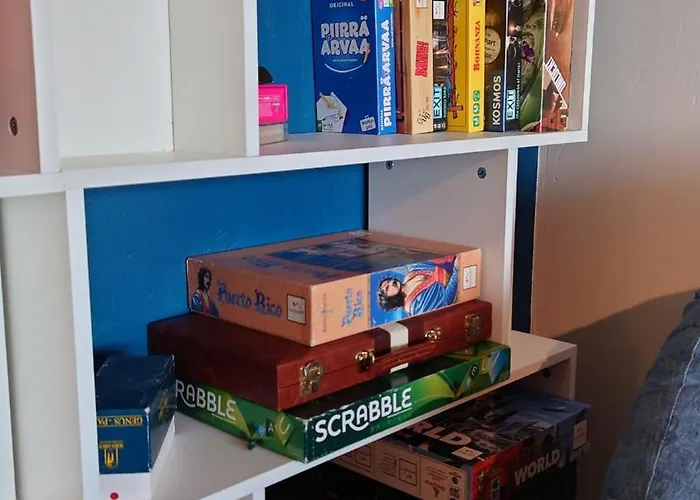 Spacious Penthouse With A View & Character 아파트