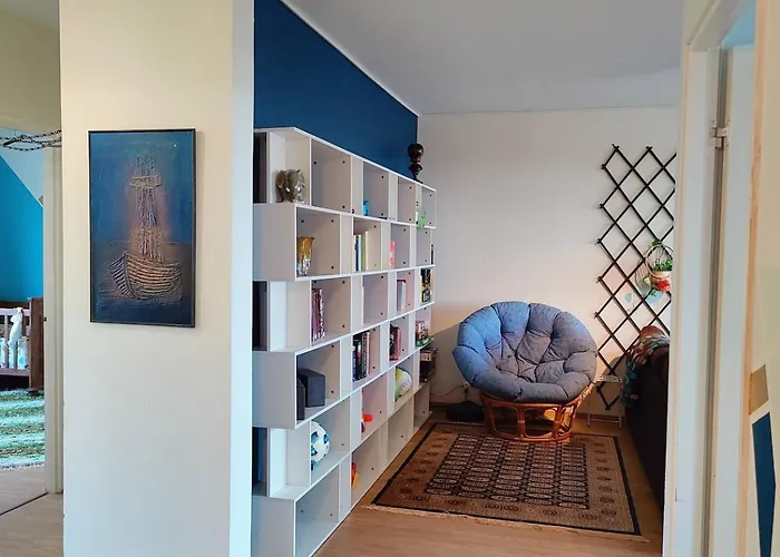 아파트 Spacious Penthouse With A View & Character