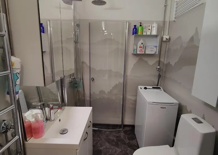 아파트 Spacious Penthouse With A View & Character *