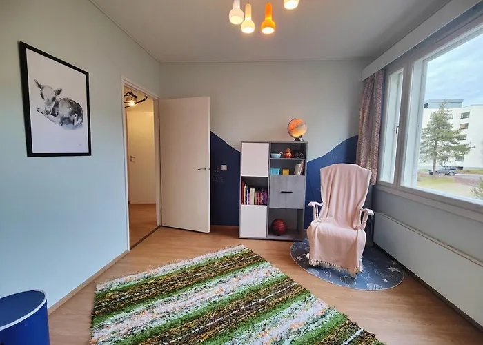 Spacious Penthouse With A View & Character * 로바니에미